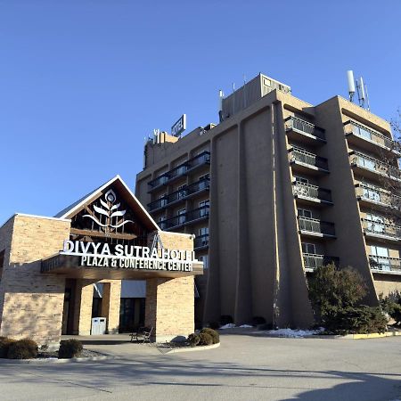 Divya Sutra Plaza And Conference Centre, Vernon, Bc 외부 사진