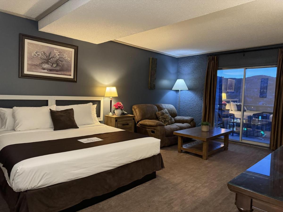 Divya Sutra Plaza And Conference Centre, Vernon, Bc 외부 사진
