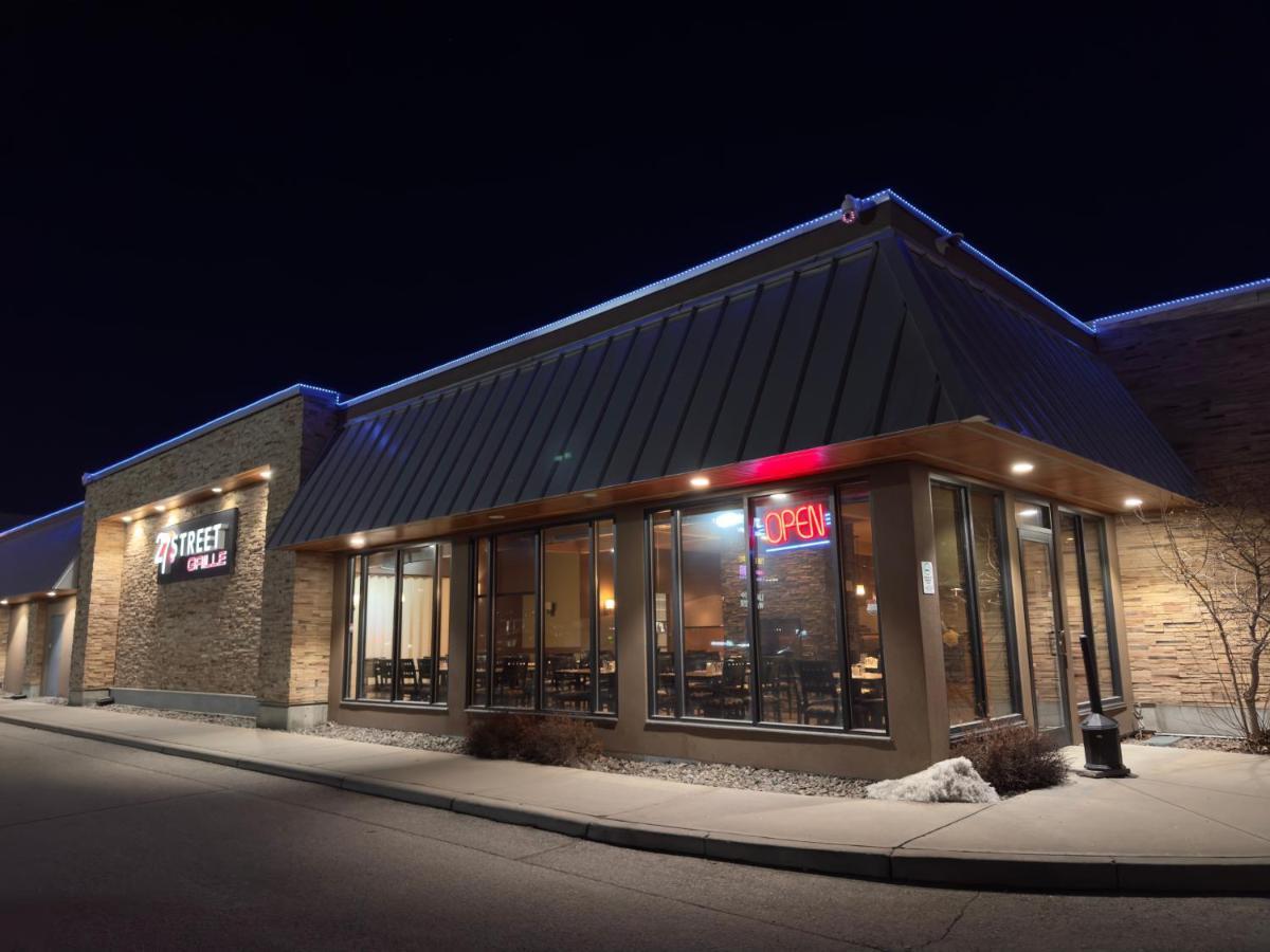Divya Sutra Plaza And Conference Centre, Vernon, Bc 외부 사진