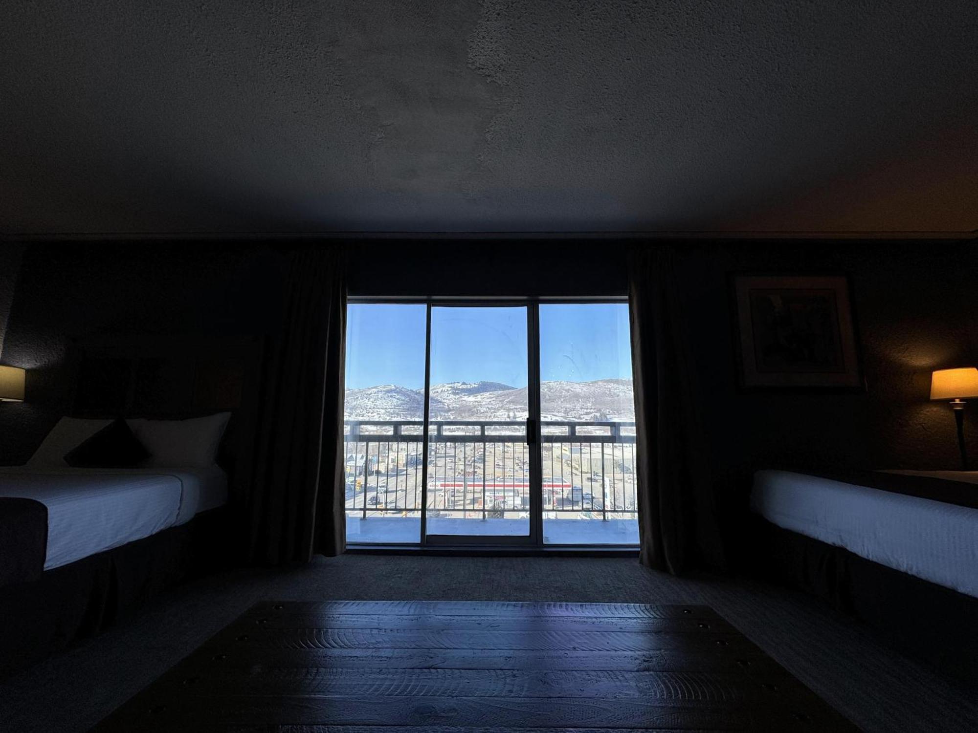 Divya Sutra Plaza And Conference Centre, Vernon, Bc 외부 사진