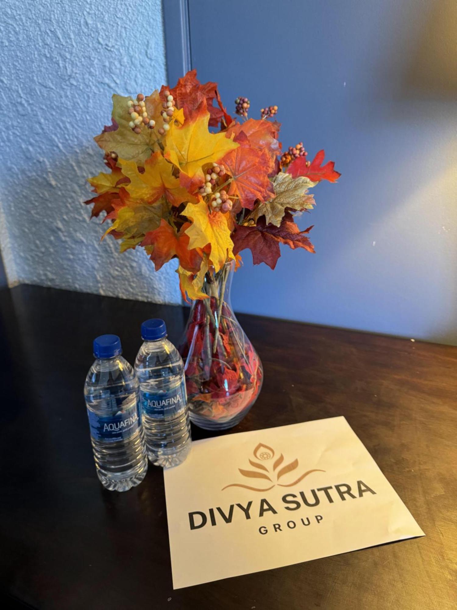 Divya Sutra Plaza And Conference Centre, Vernon, Bc 외부 사진