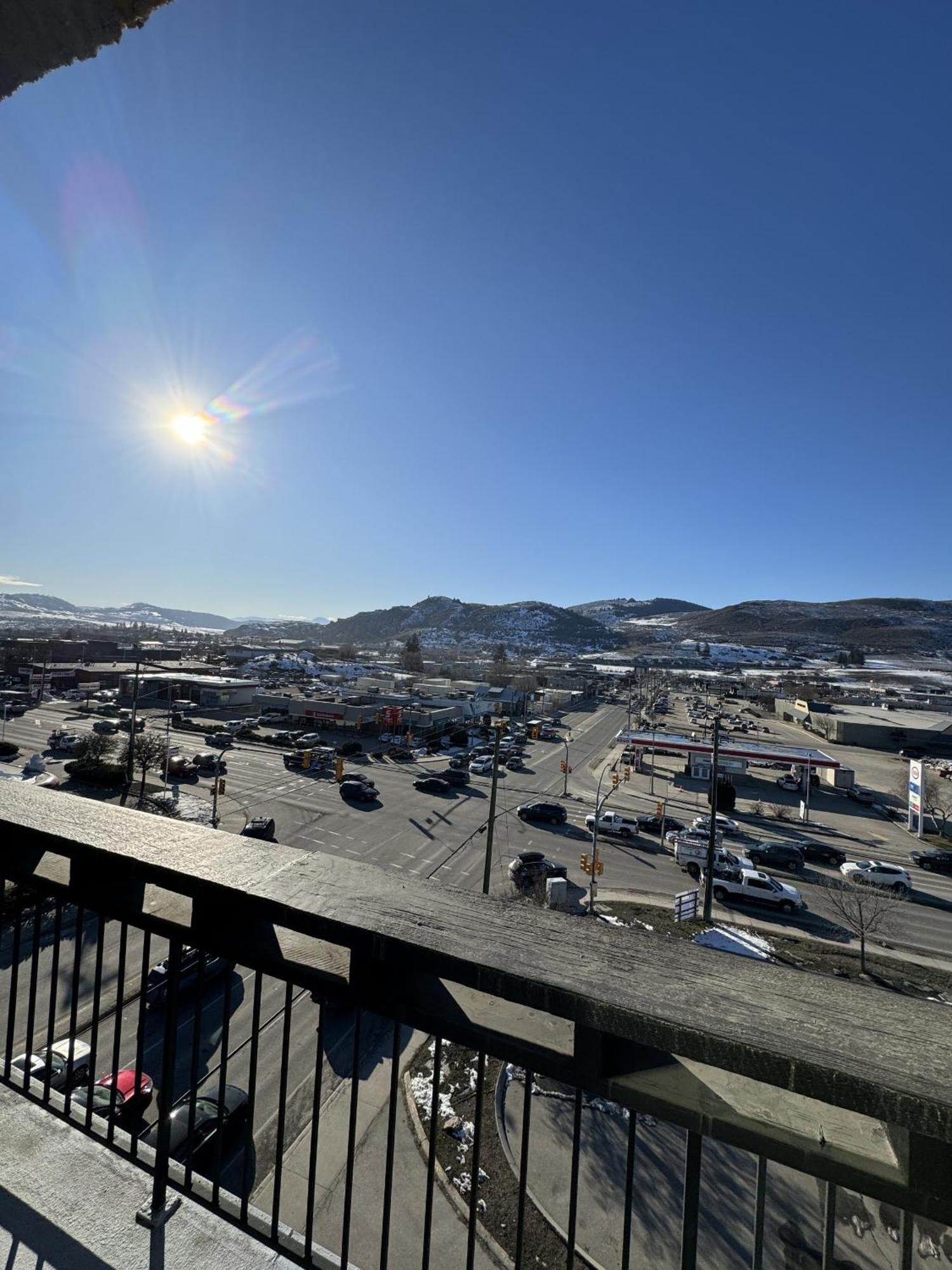 Divya Sutra Plaza And Conference Centre, Vernon, Bc 외부 사진